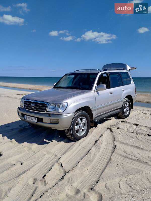 Позашляховик / Кросовер Toyota Land Cruiser 2004 в Одесі