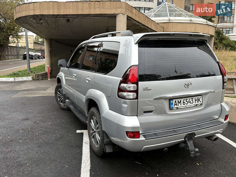 Внедорожник / Кроссовер Toyota Land Cruiser 2006 в Киеве фото 10 Внедорожник / Кроссовер Toyota Land Cruiser 2006 в Киеве