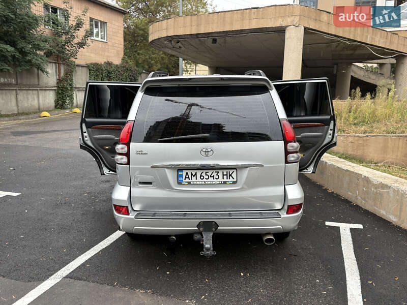 Внедорожник / Кроссовер Toyota Land Cruiser 2006 в Киеве фото 11 Внедорожник / Кроссовер Toyota Land Cruiser 2006 в Киеве