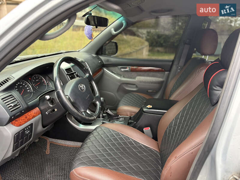 Внедорожник / Кроссовер Toyota Land Cruiser 2006 в Киеве фото 17 Внедорожник / Кроссовер Toyota Land Cruiser 2006 в Киеве