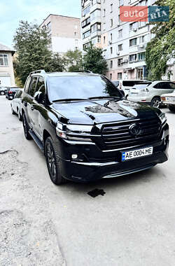Внедорожник / Кроссовер Toyota Land Cruiser 2017 в 