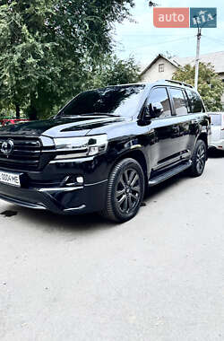 Внедорожник / Кроссовер Toyota Land Cruiser 2017 в 