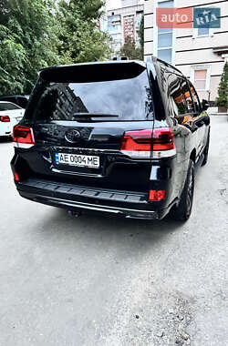 Внедорожник / Кроссовер Toyota Land Cruiser 2017 в 