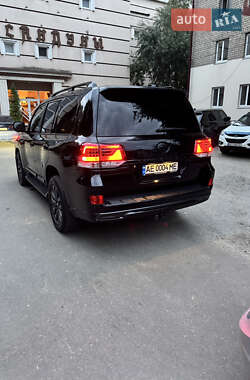 Внедорожник / Кроссовер Toyota Land Cruiser 2017 в 