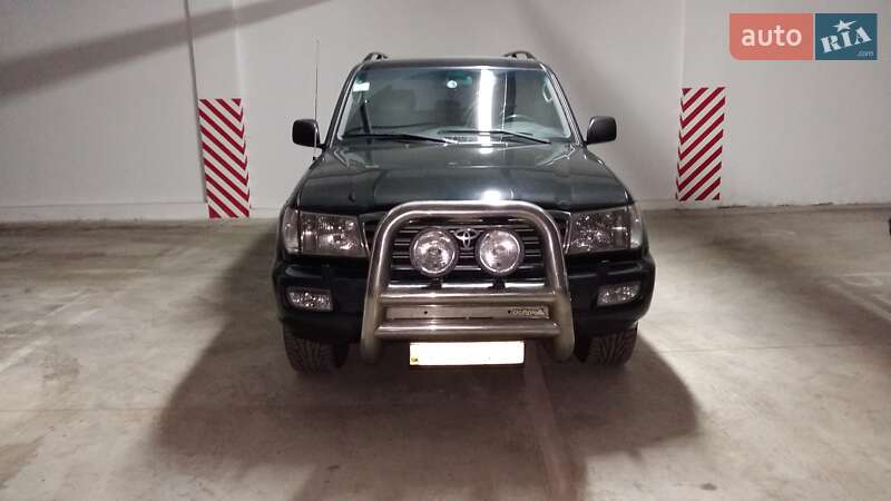 Внедорожник / Кроссовер Toyota Land Cruiser 2005 в Киеве