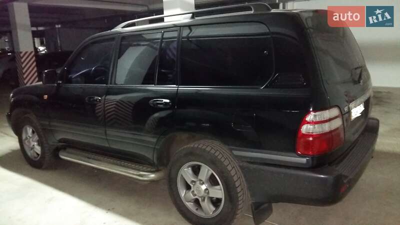 Внедорожник / Кроссовер Toyota Land Cruiser 2005 в Киеве