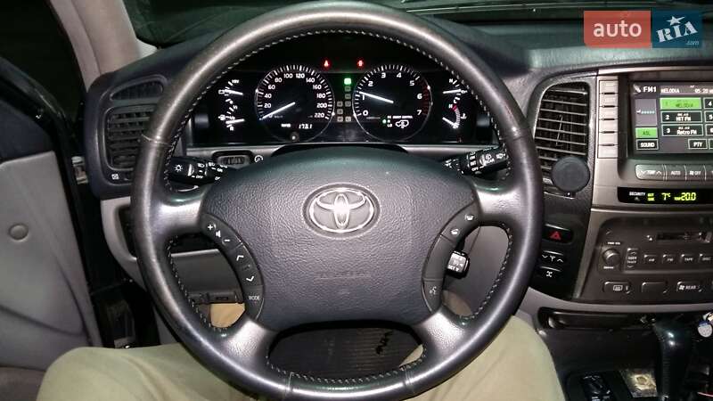 Внедорожник / Кроссовер Toyota Land Cruiser 2005 в Киеве
