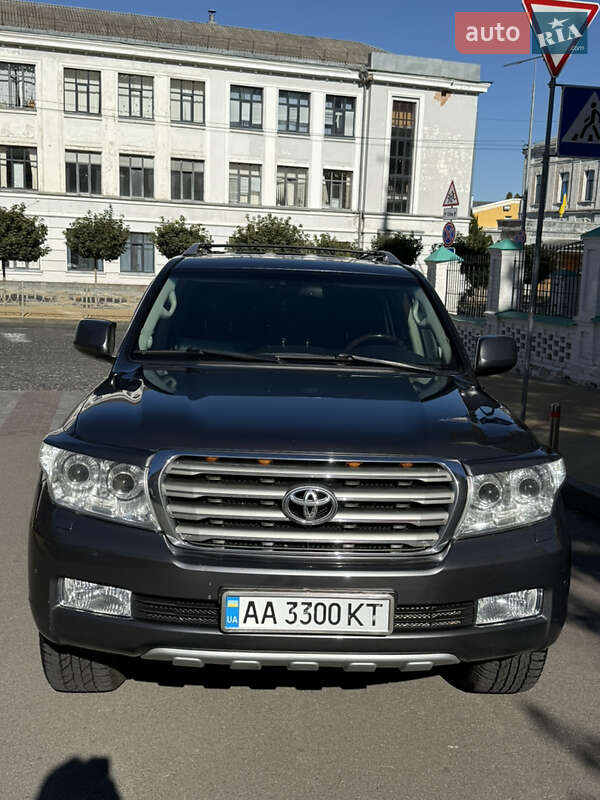 Позашляховик / Кросовер Toyota Land Cruiser 2011 в Києві