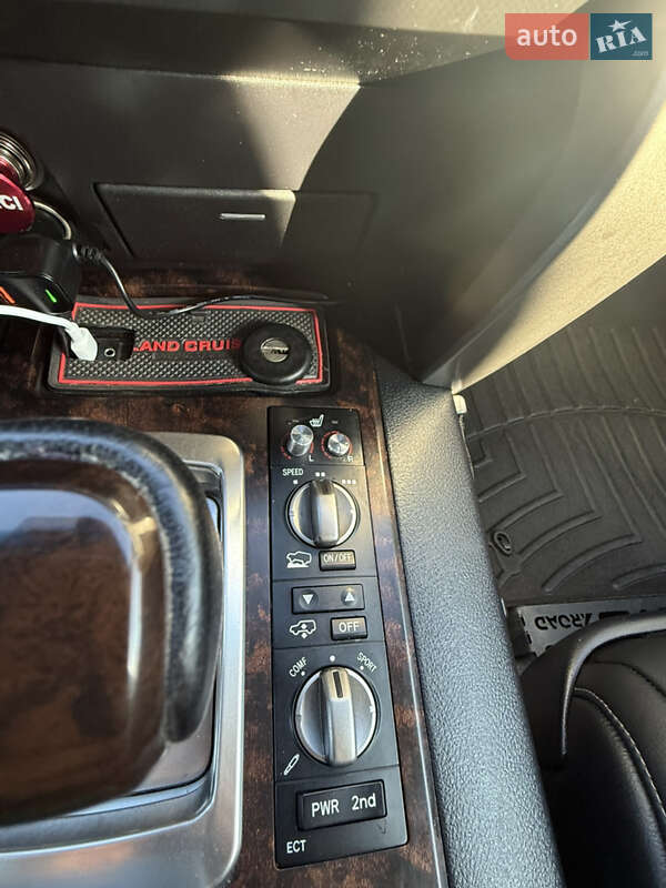 Позашляховик / Кросовер Toyota Land Cruiser 2011 в Києві