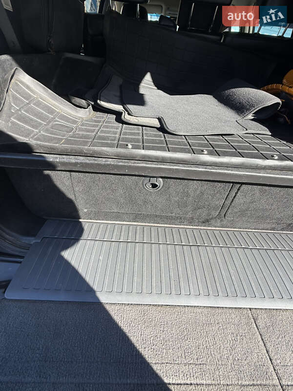 Позашляховик / Кросовер Toyota Land Cruiser 2011 в Києві