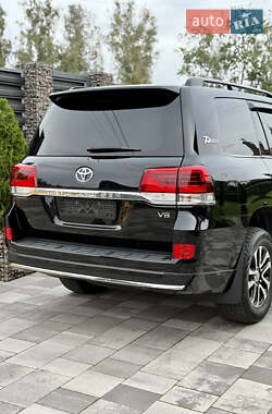 Внедорожник / Кроссовер Toyota Land Cruiser 2020 в 