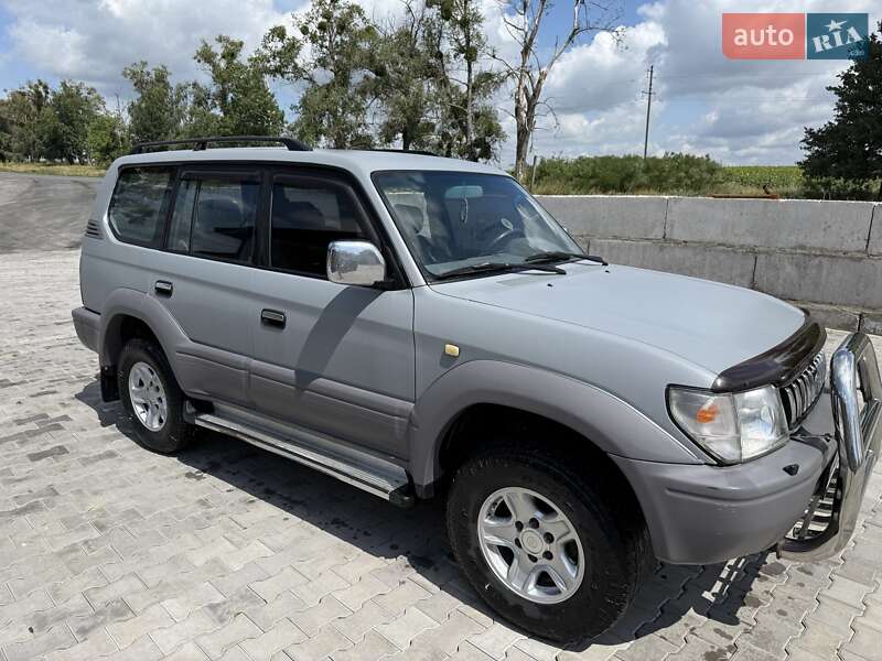 Внедорожник / Кроссовер Toyota Land Cruiser 1998 в Гайсине