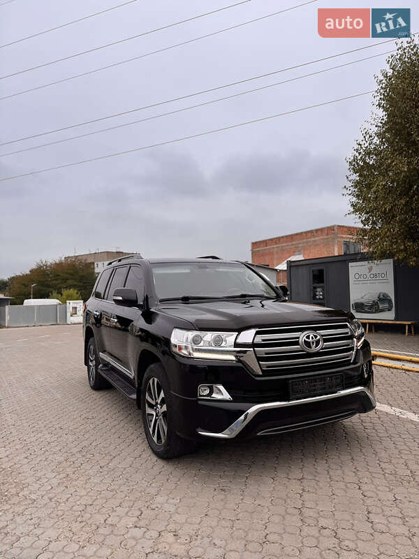 Позашляховик / Кросовер Toyota Land Cruiser 2019 в Чернівцях