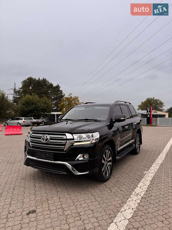 Позашляховик / Кросовер Toyota Land Cruiser 2019 в Чернівцях