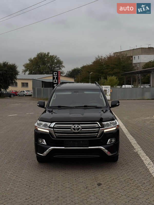 Позашляховик / Кросовер Toyota Land Cruiser 2019 в Чернівцях