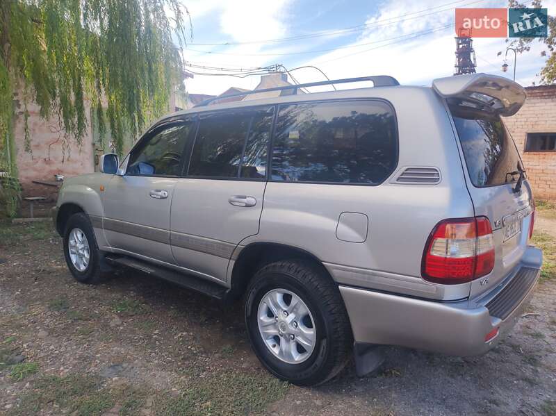 Внедорожник / Кроссовер Toyota Land Cruiser 2006 в Кривом Роге