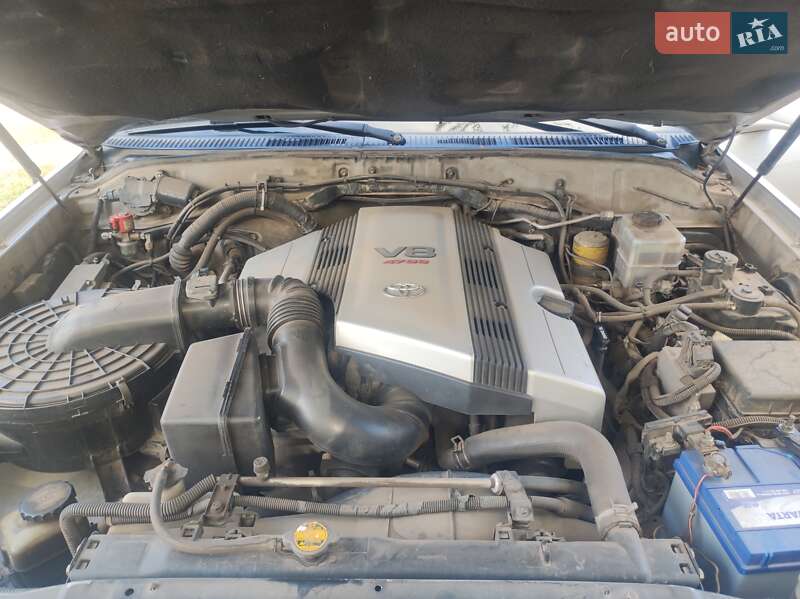 Внедорожник / Кроссовер Toyota Land Cruiser 2006 в Кривом Роге