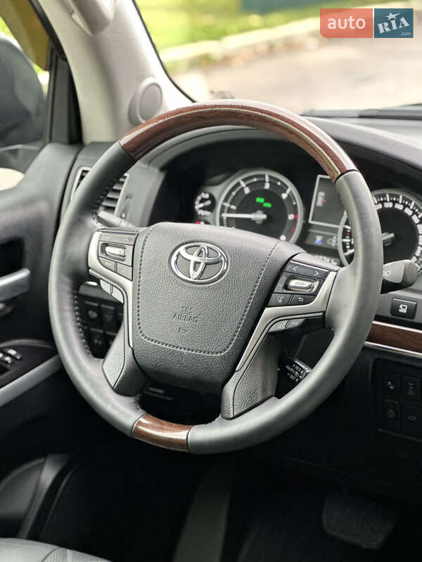 Внедорожник / Кроссовер Toyota Land Cruiser 2017 в Киеве