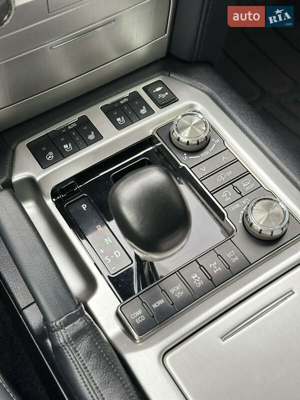 Внедорожник / Кроссовер Toyota Land Cruiser 2017 в Киеве