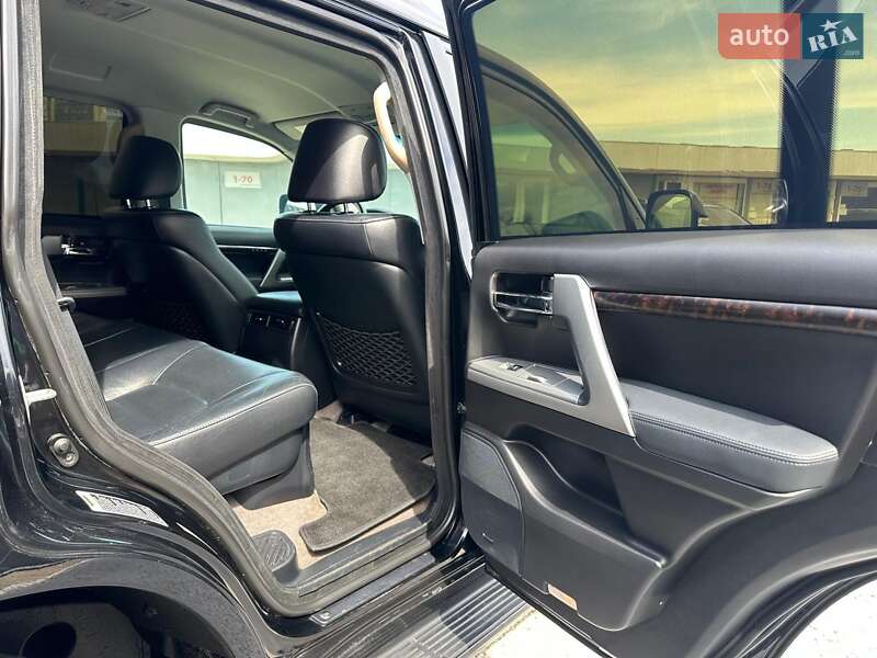 Внедорожник / Кроссовер Toyota Land Cruiser 2014 в Киеве фото 6 Внедорожник / Кроссовер Toyota Land Cruiser 2014 в Киеве