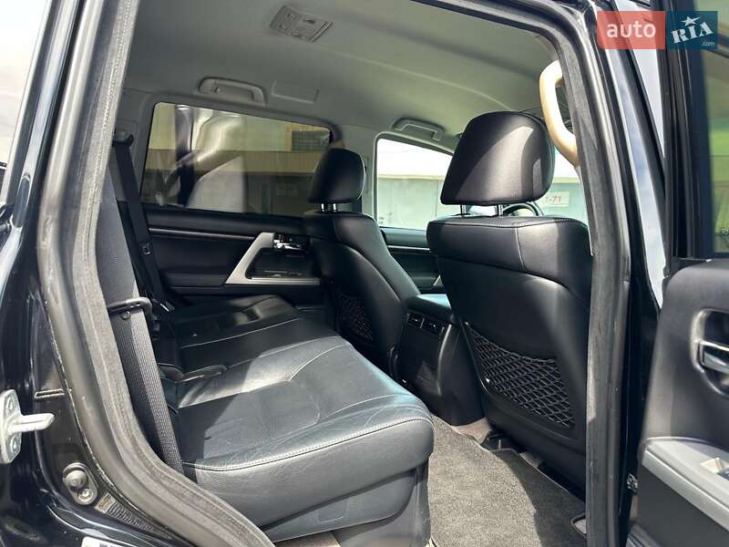 Внедорожник / Кроссовер Toyota Land Cruiser 2014 в Киеве фото 11 Внедорожник / Кроссовер Toyota Land Cruiser 2014 в Киеве