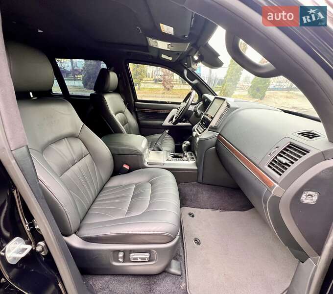 Внедорожник / Кроссовер Toyota Land Cruiser 2018 в Киеве