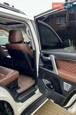 Внедорожник / Кроссовер Toyota Land Cruiser 2017 в 