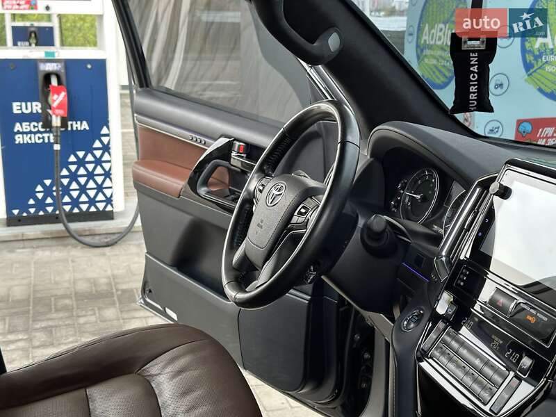 Позашляховик / Кросовер Toyota Land Cruiser 2020 в Дніпрі