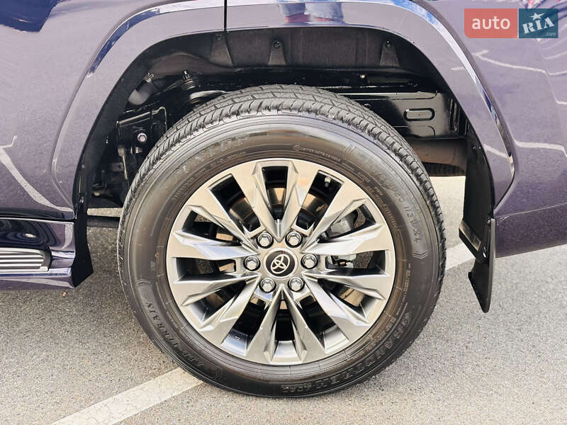 Внедорожник / Кроссовер Toyota Land Cruiser 2021 в Киеве