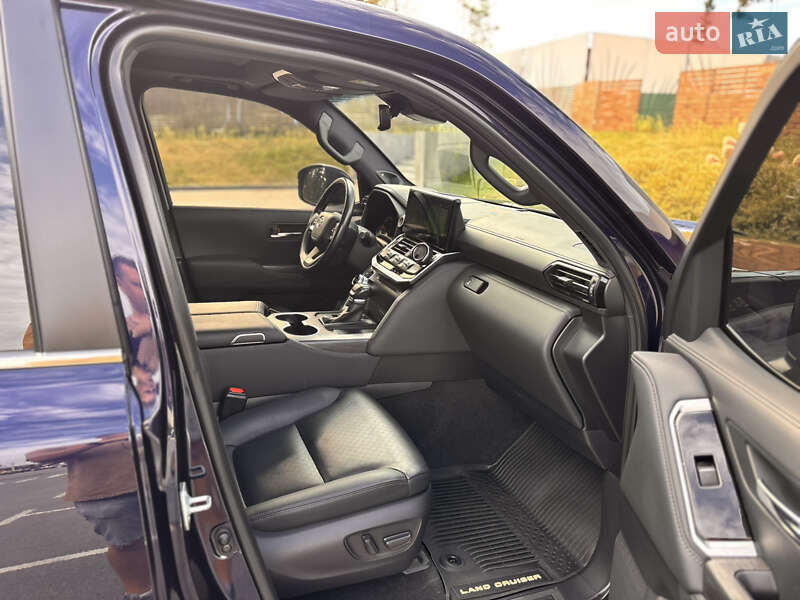 Внедорожник / Кроссовер Toyota Land Cruiser 2021 в Киеве