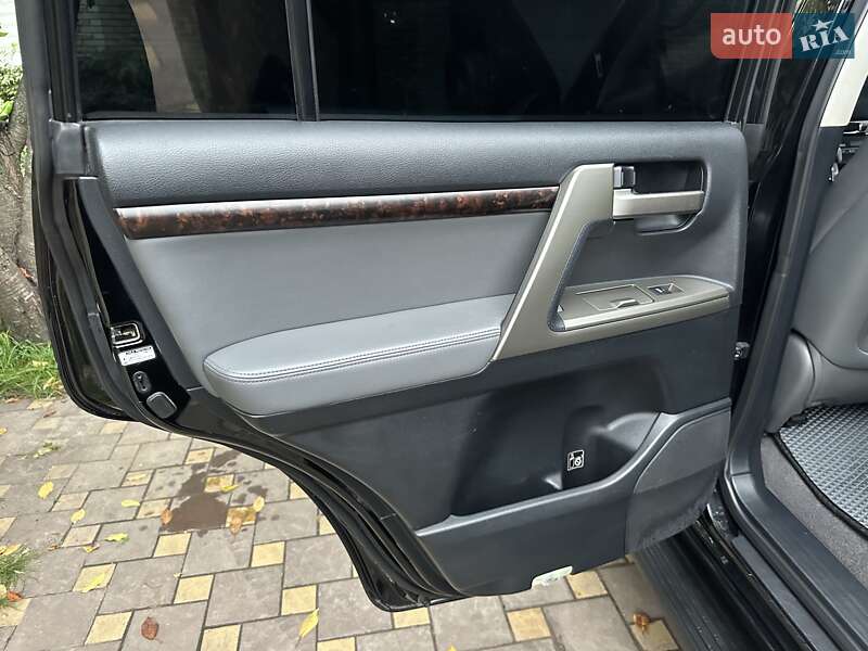 Внедорожник / Кроссовер Toyota Land Cruiser 2007 в Ахтырке фото 49 Внедорожник / Кроссовер Toyota Land Cruiser 2007 в Ахтырке