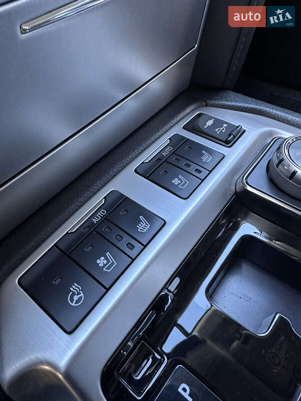 Внедорожник / Кроссовер Toyota Land Cruiser 2019 в Киеве