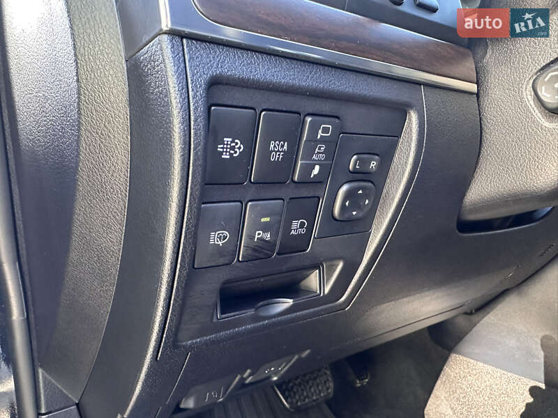 Внедорожник / Кроссовер Toyota Land Cruiser 2019 в Киеве
