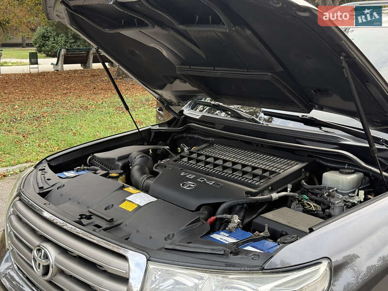 Внедорожник / Кроссовер Toyota Land Cruiser 2011 в Желтых Водах