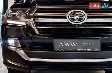 Позашляховик / Кросовер Toyota Land Cruiser 2020 в 
