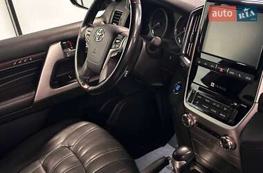 Позашляховик / Кросовер Toyota Land Cruiser 2020 в 