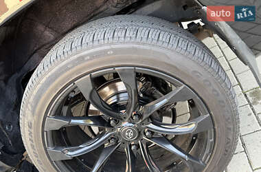 Внедорожник / Кроссовер Toyota Land Cruiser 2008 в 