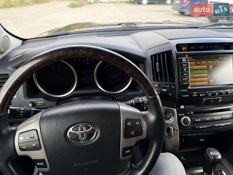 Позашляховик / Кросовер Toyota Land Cruiser 2011 в Тернополі
