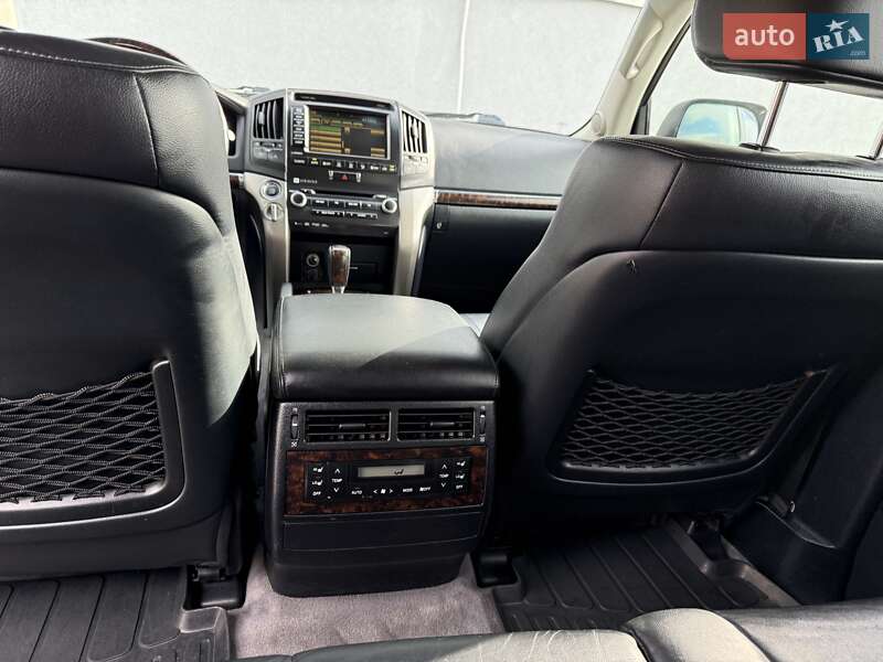 Позашляховик / Кросовер Toyota Land Cruiser 2011 в Тернополі