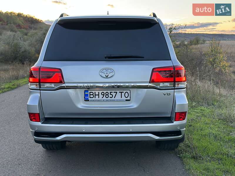 Внедорожник / Кроссовер Toyota Land Cruiser 2016 в Одессе фото 14 Внедорожник / Кроссовер Toyota Land Cruiser 2016 в Одессе