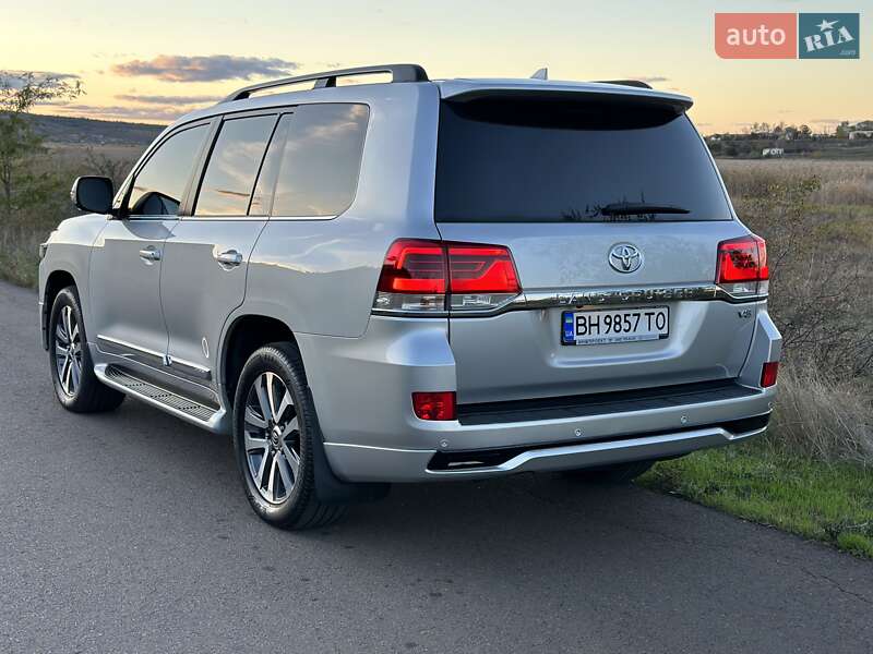 Внедорожник / Кроссовер Toyota Land Cruiser 2016 в Одессе фото 17 Внедорожник / Кроссовер Toyota Land Cruiser 2016 в Одессе