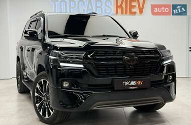 Внедорожник / Кроссовер Toyota Land Cruiser 2018 в 