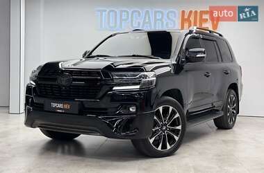 Внедорожник / Кроссовер Toyota Land Cruiser 2018 в 