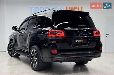 Внедорожник / Кроссовер Toyota Land Cruiser 2018 в 