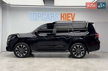 Внедорожник / Кроссовер Toyota Land Cruiser 2018 в 