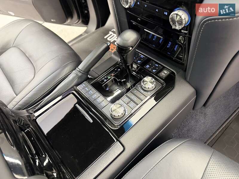 Внедорожник / Кроссовер Toyota Land Cruiser 2018 в Киеве фото 35 Внедорожник / Кроссовер Toyota Land Cruiser 2018 в Киеве