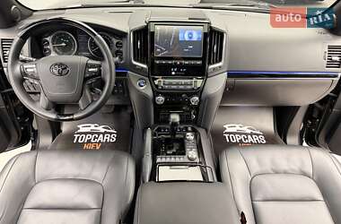 Внедорожник / Кроссовер Toyota Land Cruiser 2018 в 