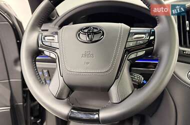Внедорожник / Кроссовер Toyota Land Cruiser 2018 в 