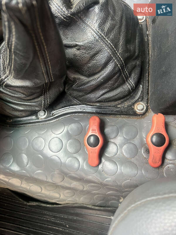 Внедорожник / Кроссовер Toyota Land Cruiser 2002 в Ужгороде фото 10 Внедорожник / Кроссовер Toyota Land Cruiser 2002 в Ужгороде