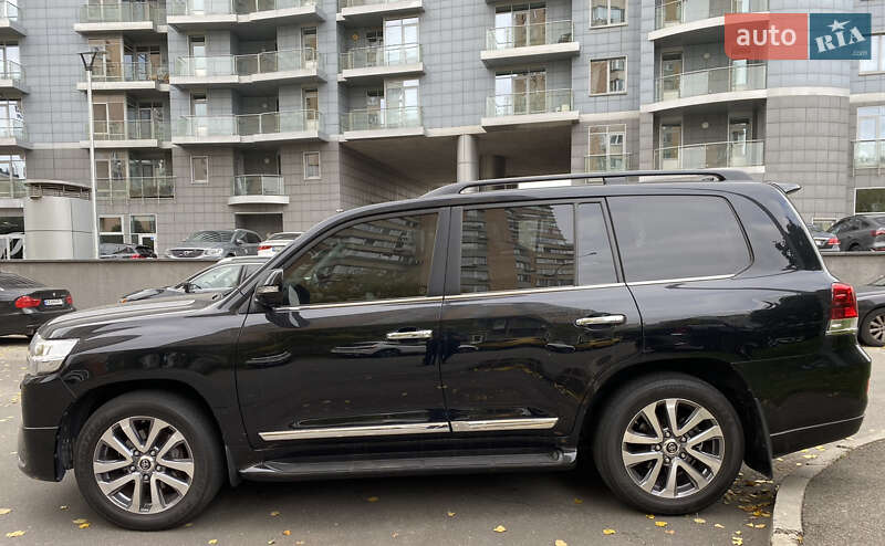 Внедорожник / Кроссовер Toyota Land Cruiser 2017 в Киеве